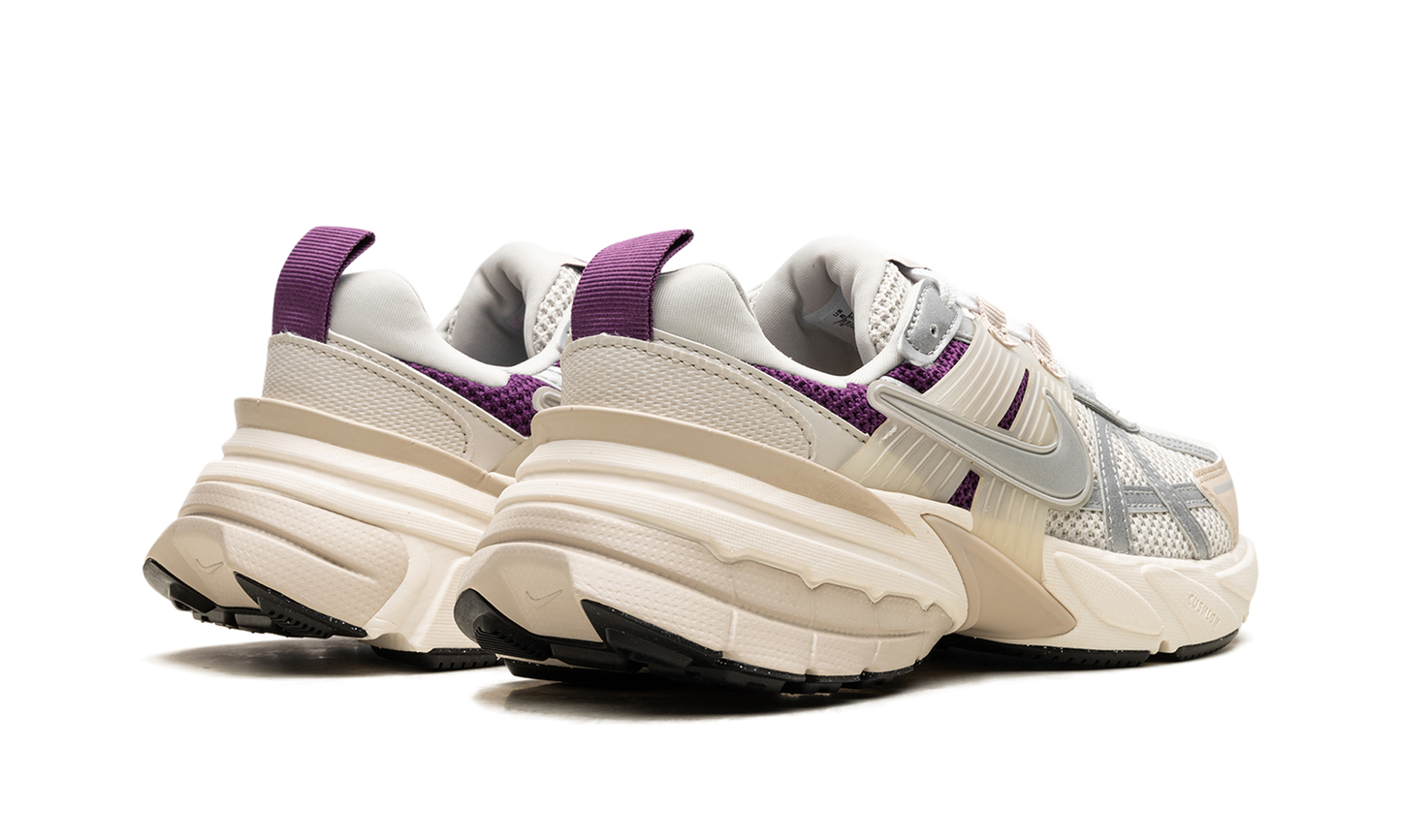 V2K Run Prm Wmns "Light Bone"