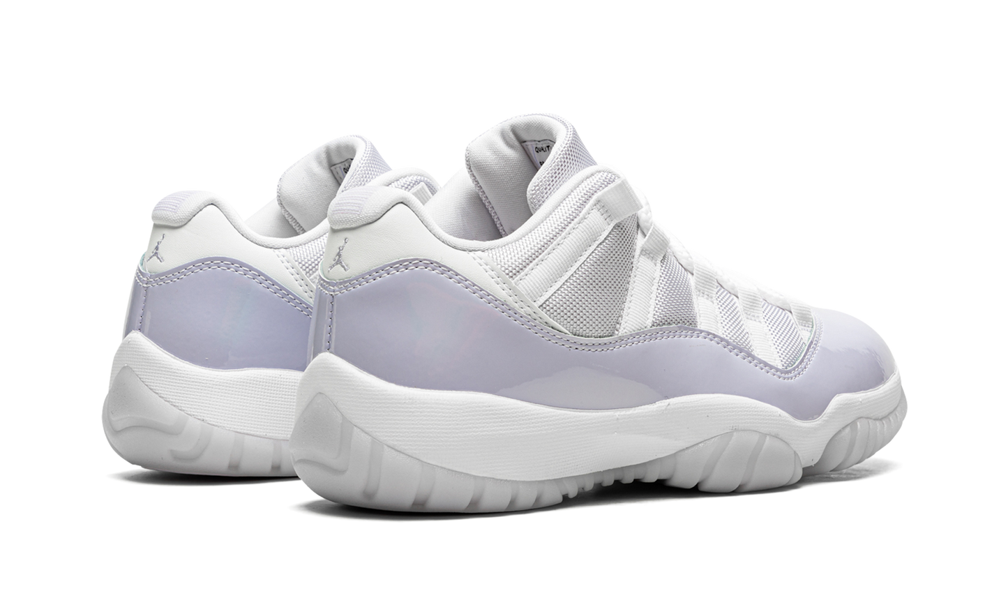 AIR JORDAN 11 LOW WMNS "Pure Violet"