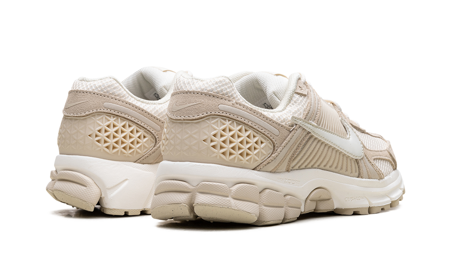 Zoom Vomero 5 WMNS "Beach Light Khaki"