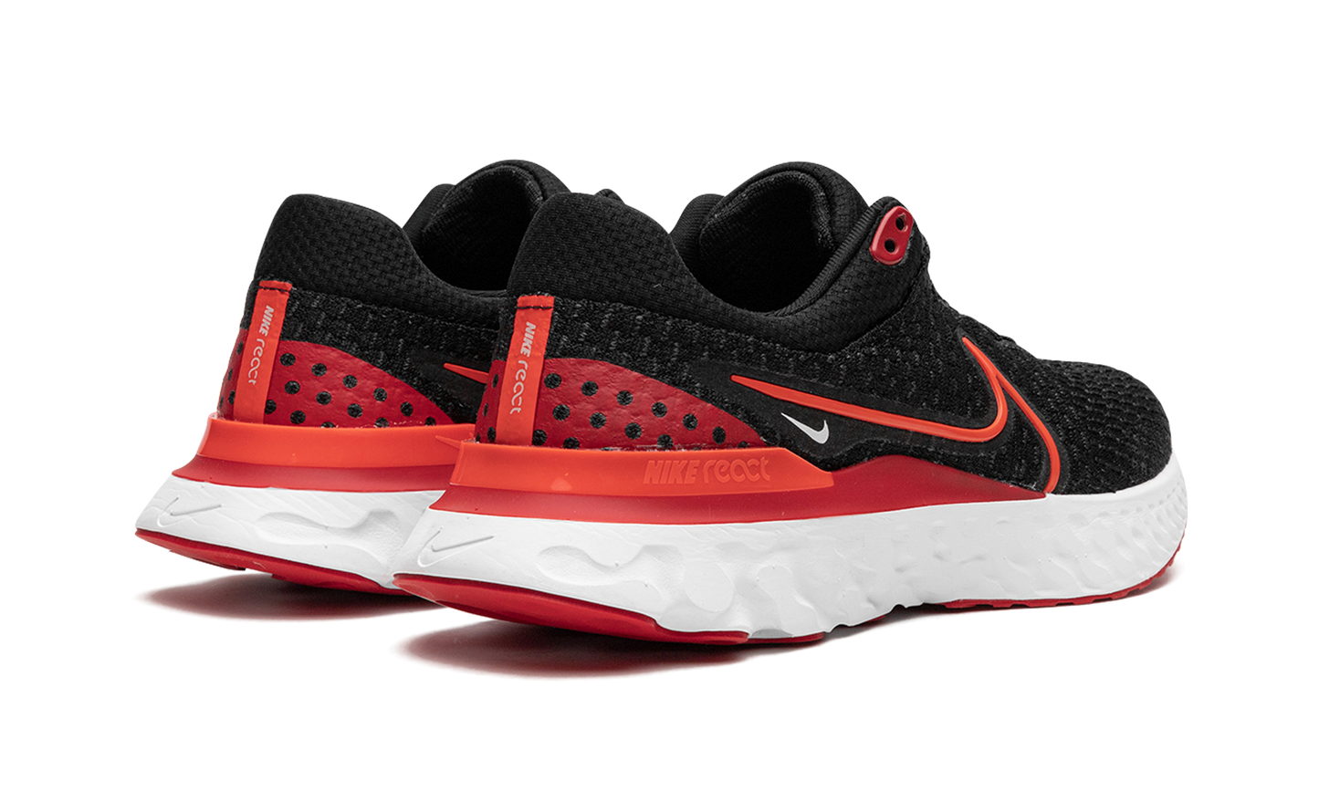 REACT INFINITY RUN FK 3 MNS WMNS "Blasck University Red"