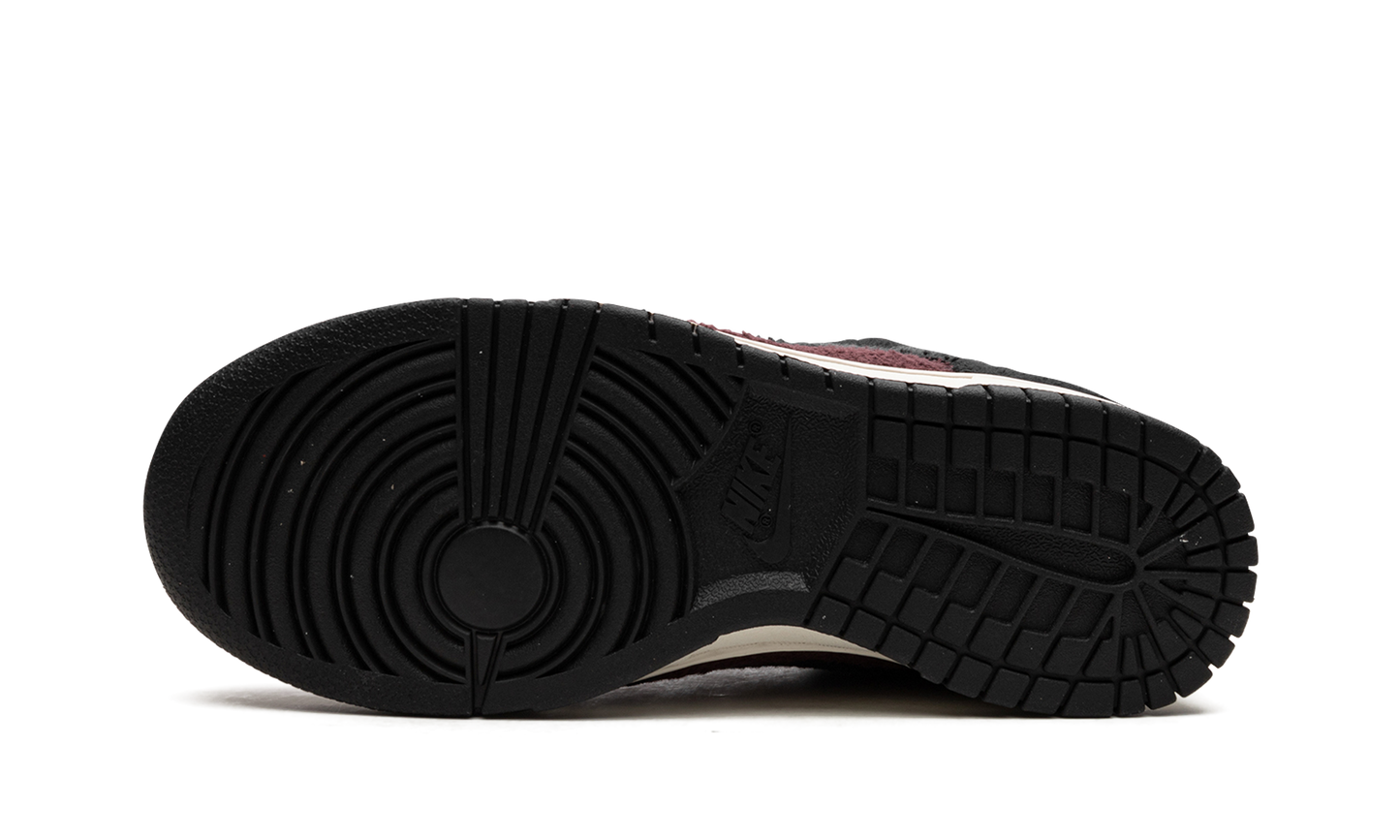 DUNK LO MNS WMNS "Fleece Pack Burgundy Crush"