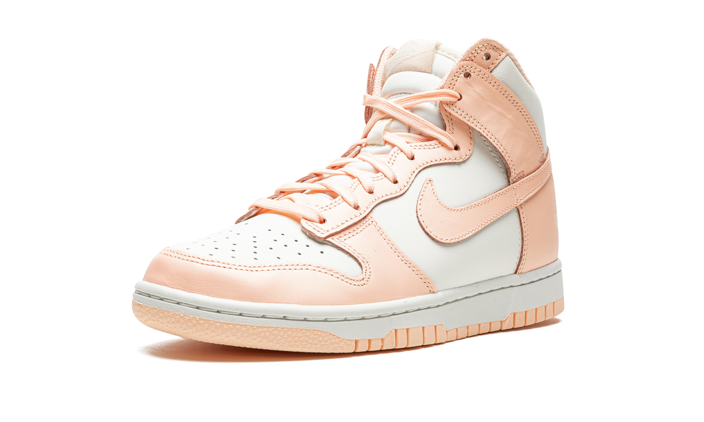 DUNK HIGH WMNS "Crimson Tint"