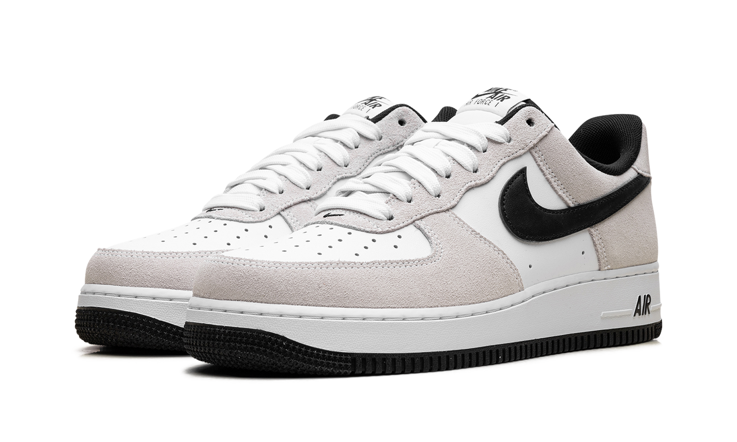 Air Force 1 Low '07 LV8 "White Black"