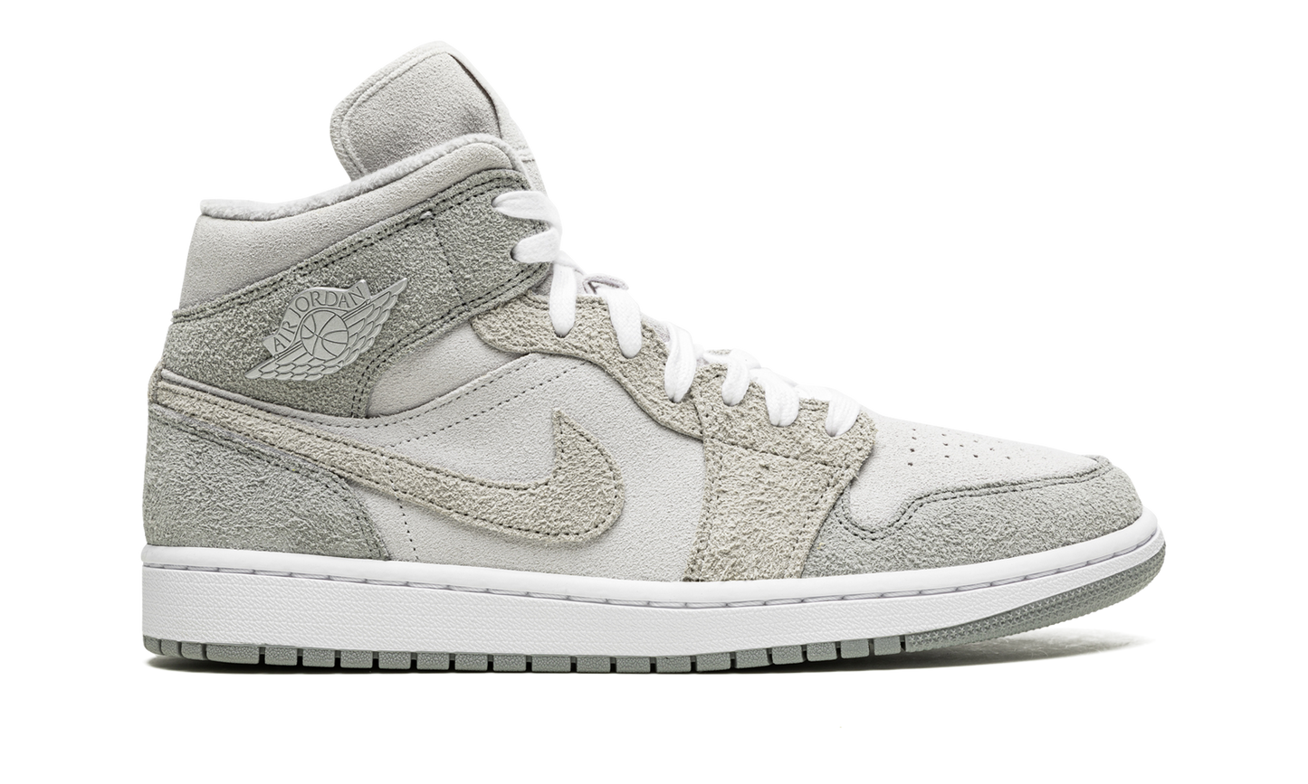 AIR JORDAN 1 MID SE WMNS "Grey Fleece"