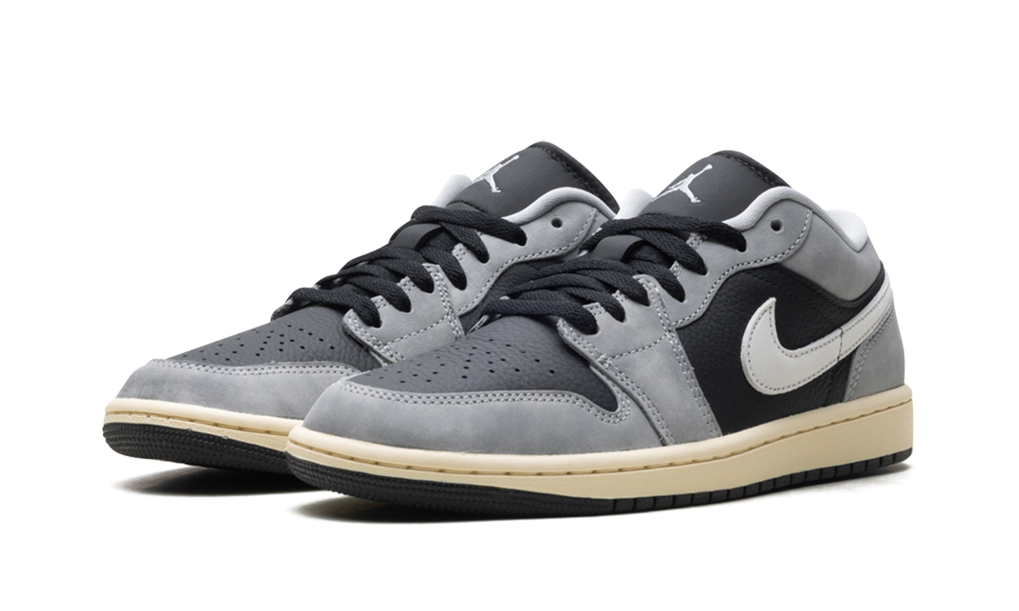 Air Jordan 1 Low SE "Light Smoke Grey"