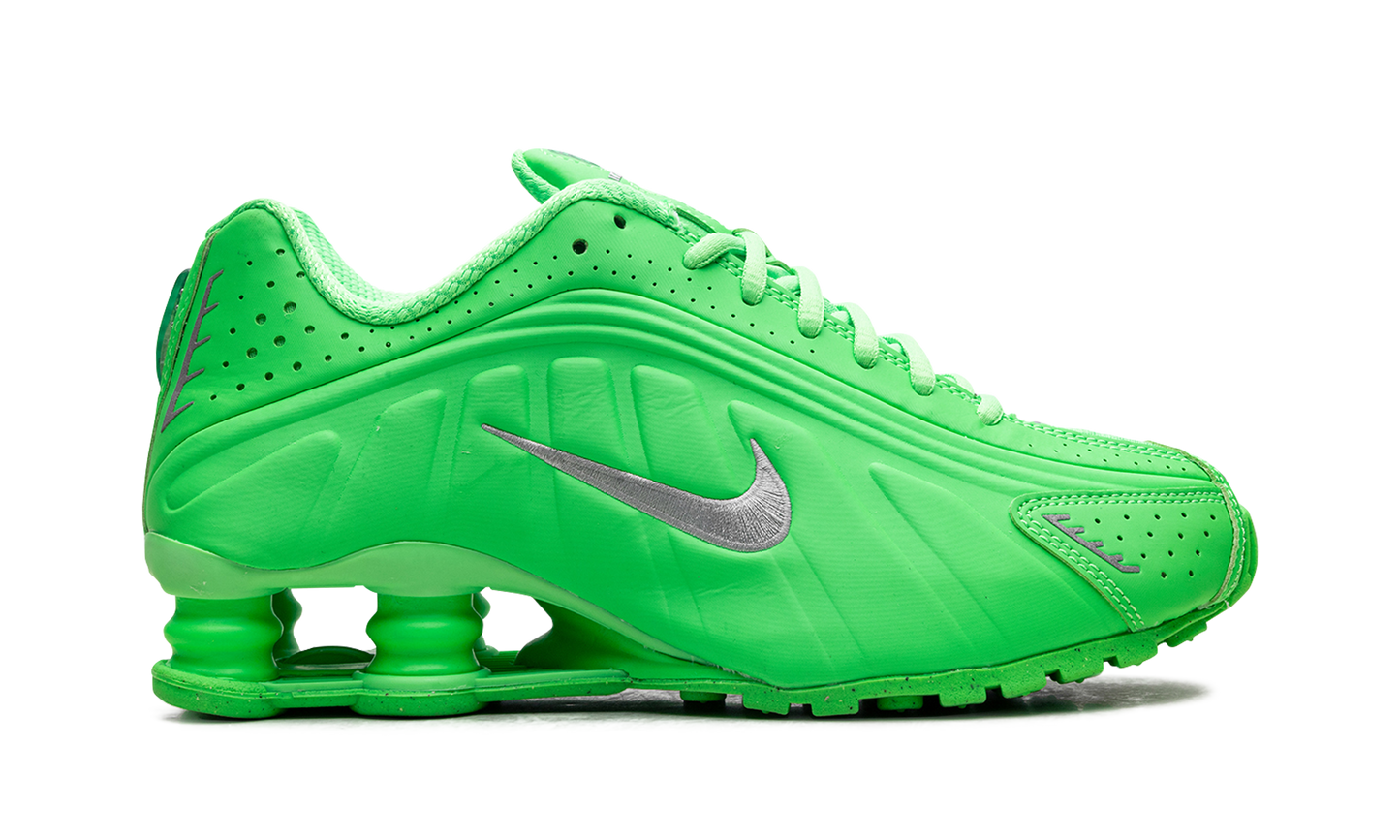 Shox R4 WMNS "Green Strike"