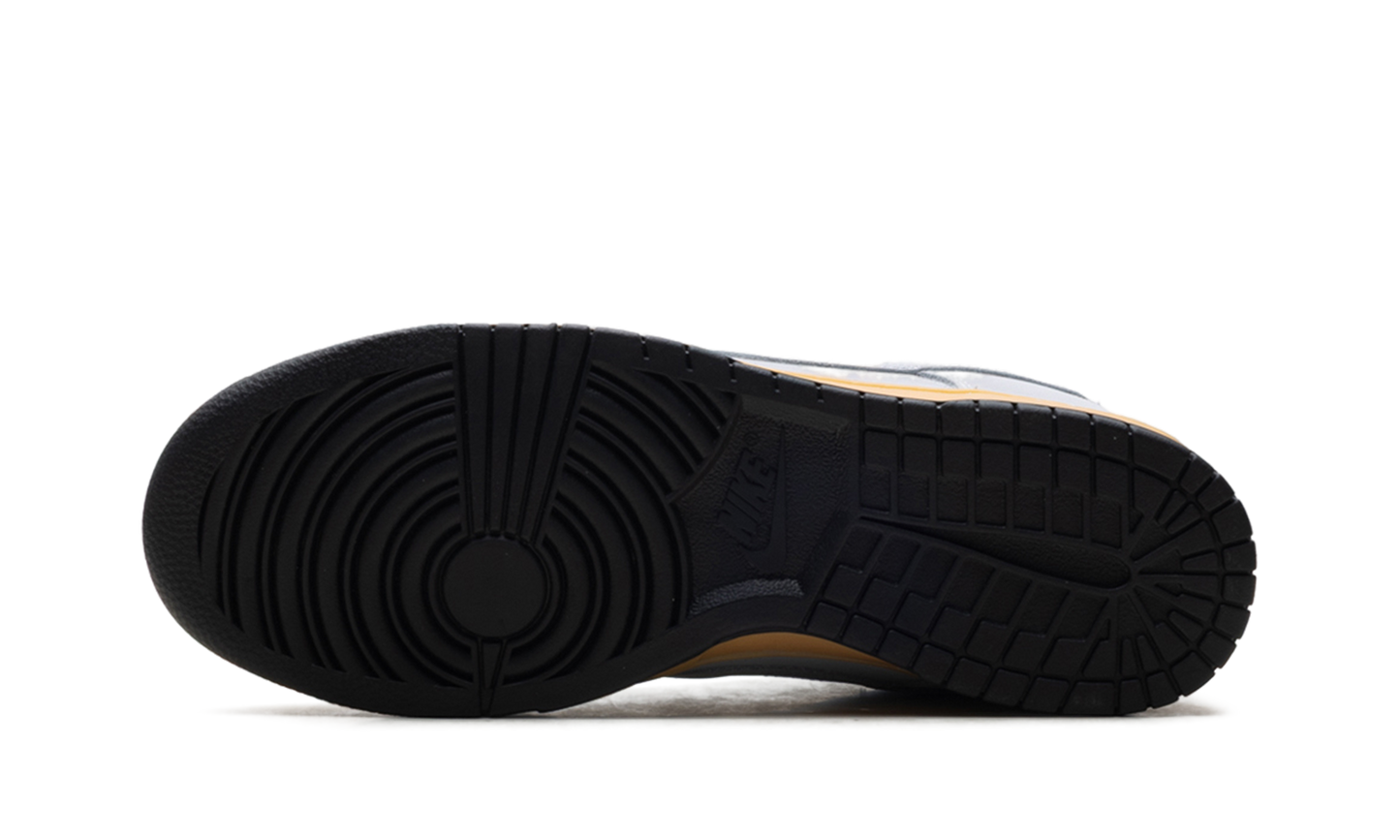 Dunk Low SE "Wolf Grey"