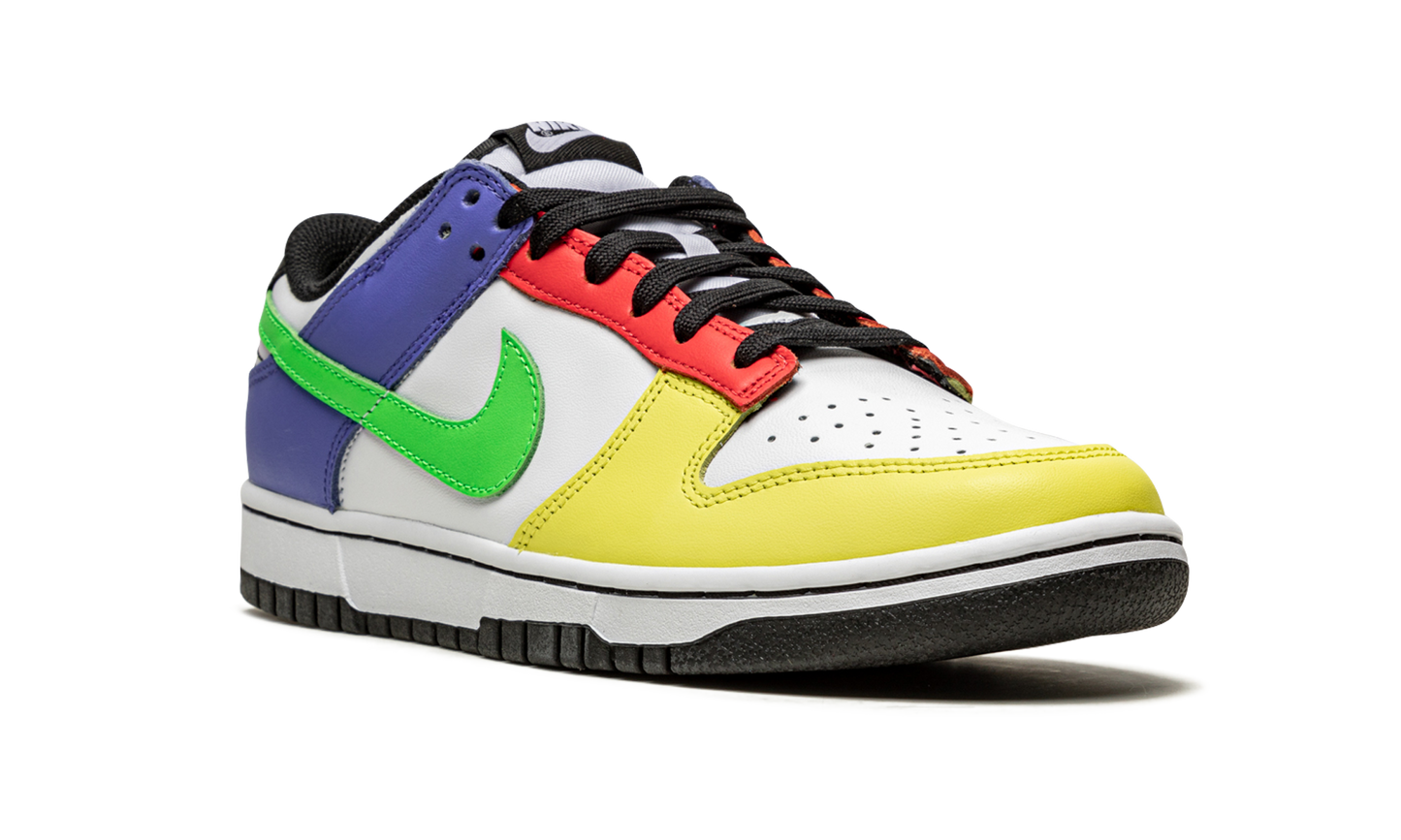 DUNK LOW WMNS "Green Strike"