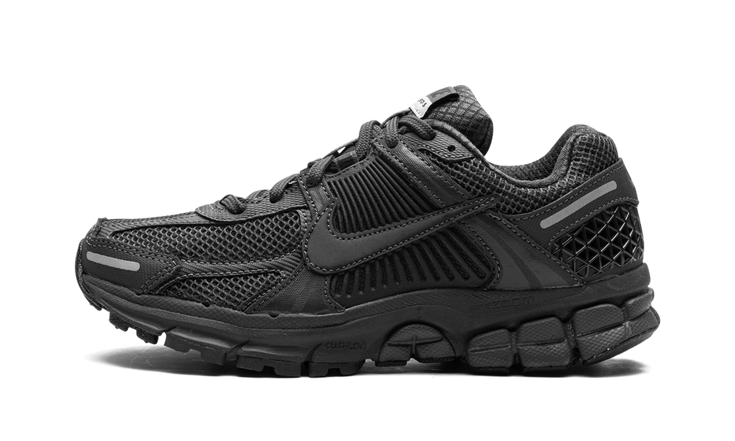 Zoom Vomero 5 WMNS "Triple Black"