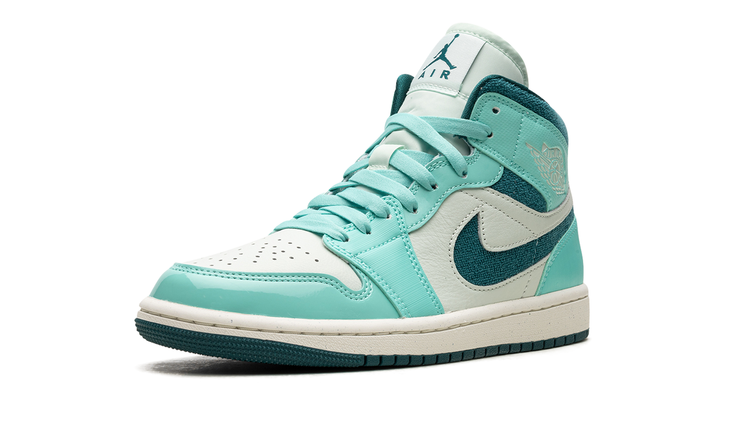 AIR JORDAN 1 MID SE WMNS "Bleached Turquoise"