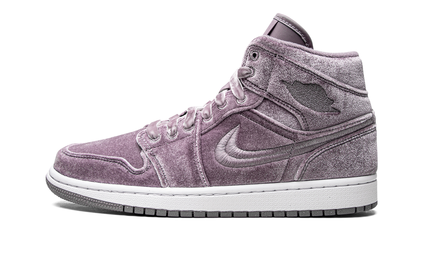 AIR JORDAN 1 MID SE WMNS "Purple Velvet"