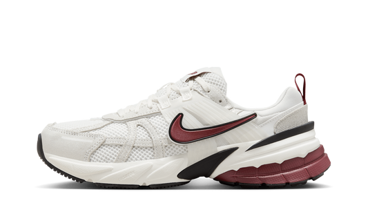 V2K Run SE WMNS "White Team Red"