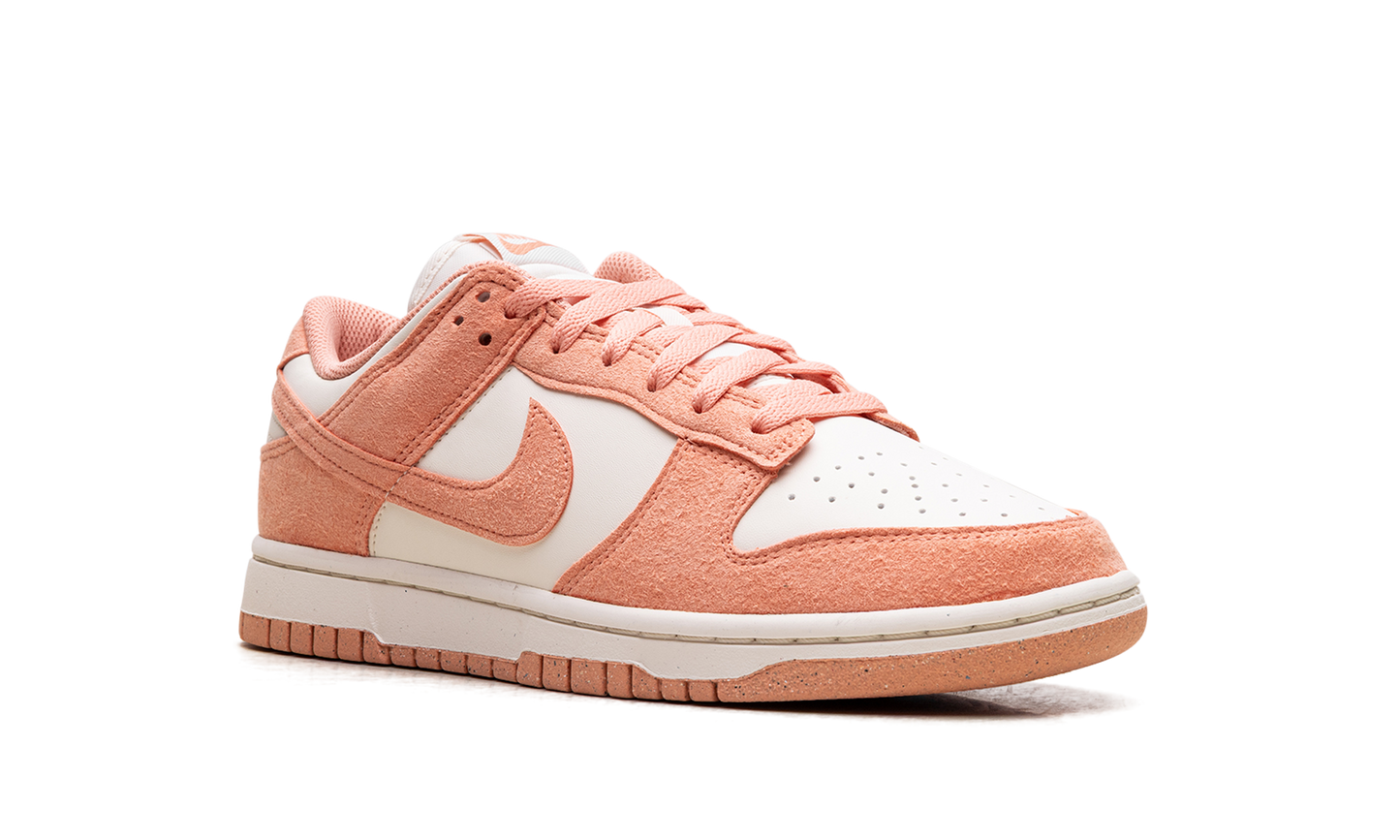 Dunk Low Next Nature WMNS "Apricot Agate"