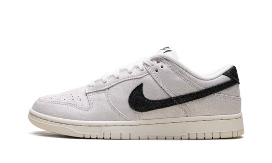 Dunk Low SE WMNS "Sail / Black"