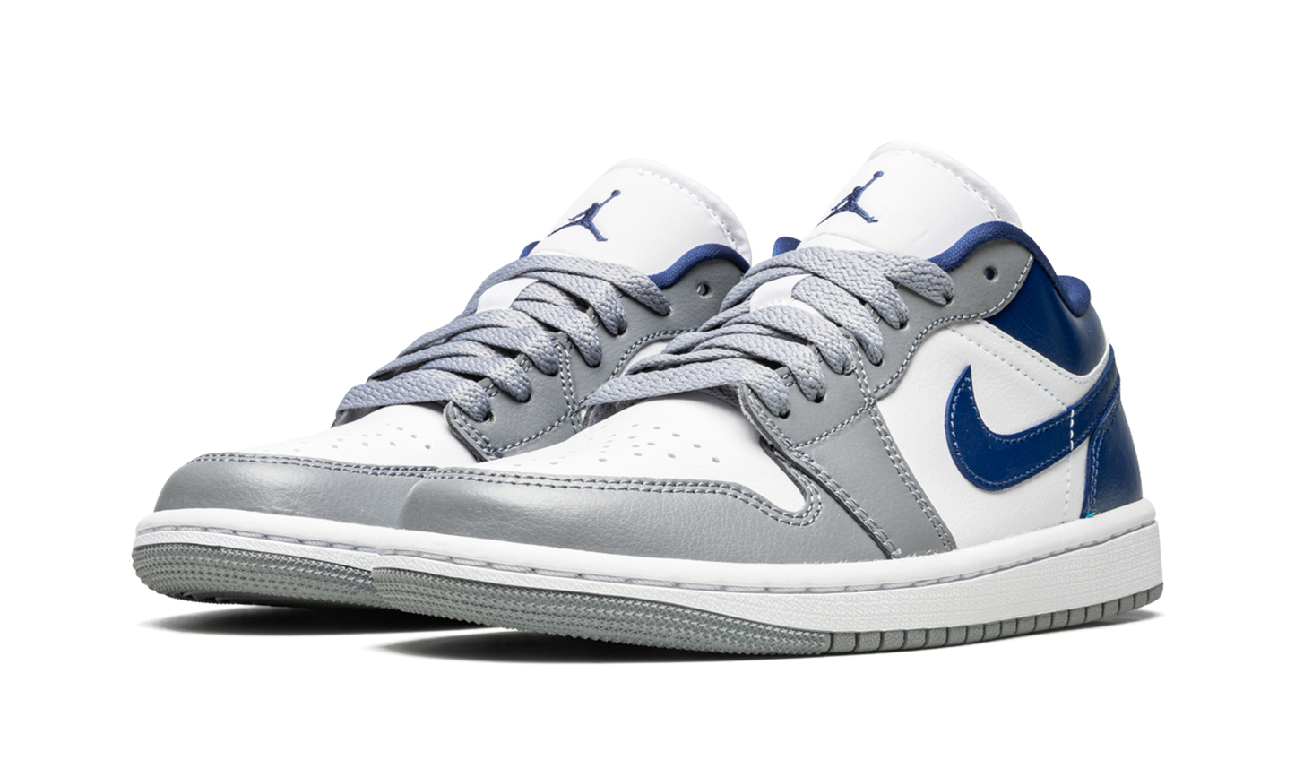 Air Jordan 1 Low WMNS "Stealth / French Blue"