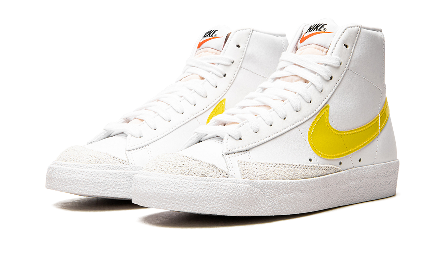 BLAZER MID 77 ESSENTIAL WMNS "Translucent Yellow Swoosh"