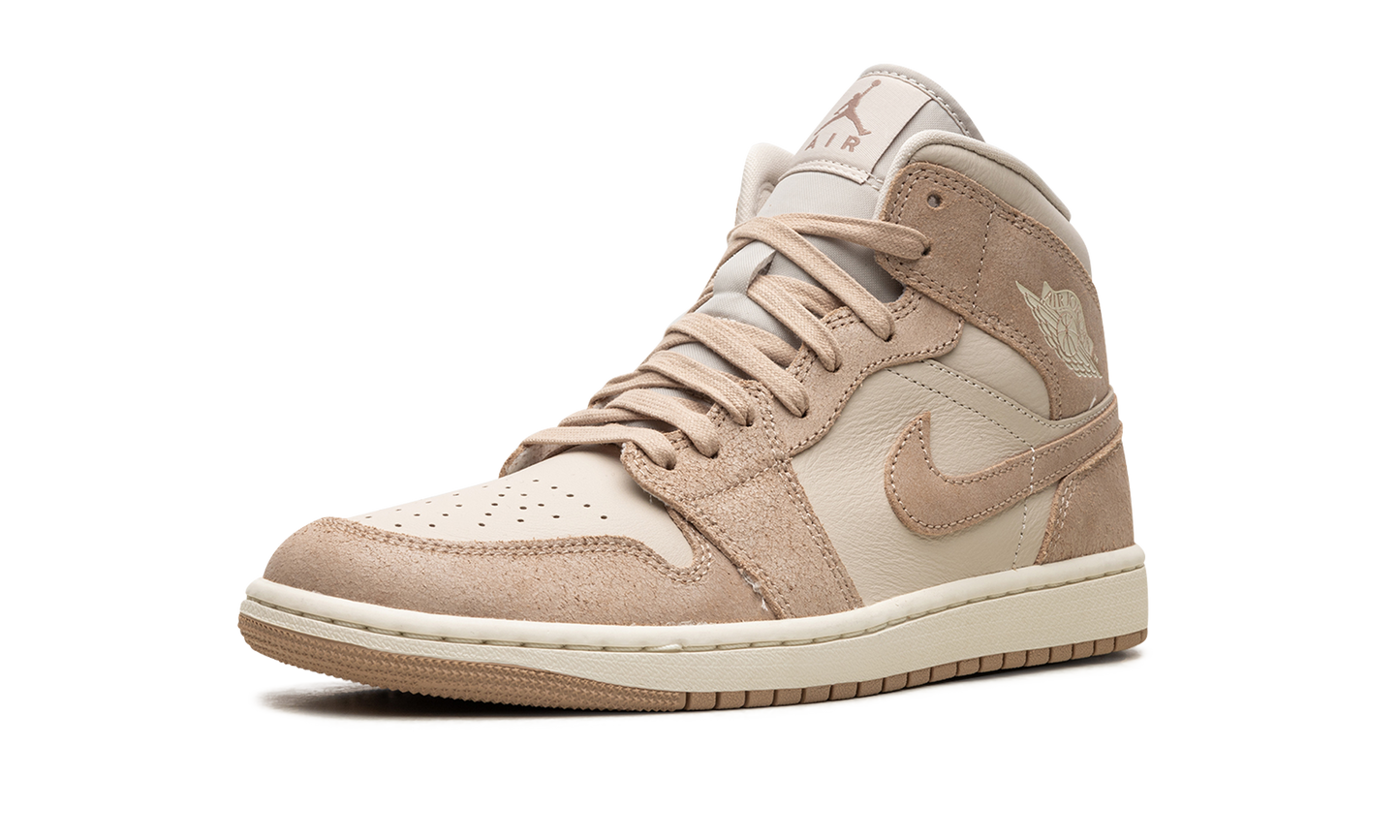 AIR JORDAN 1 MID SE WMNS "Legend Light Brown"
