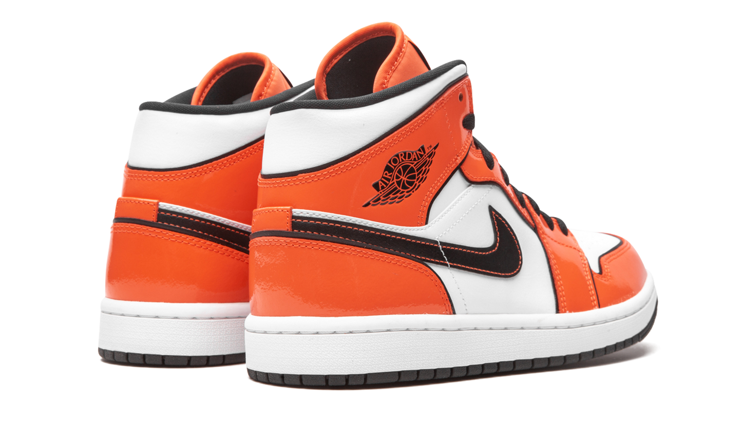 Air Jordan 1 Mid SE "Turf Orange"
