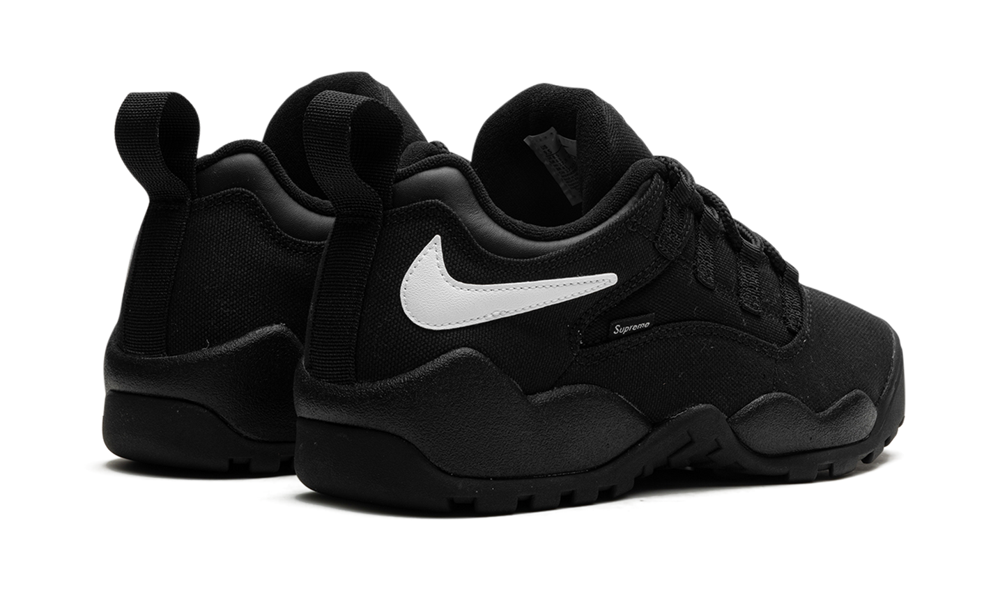 SB Darwin Low "Supreme - Black"