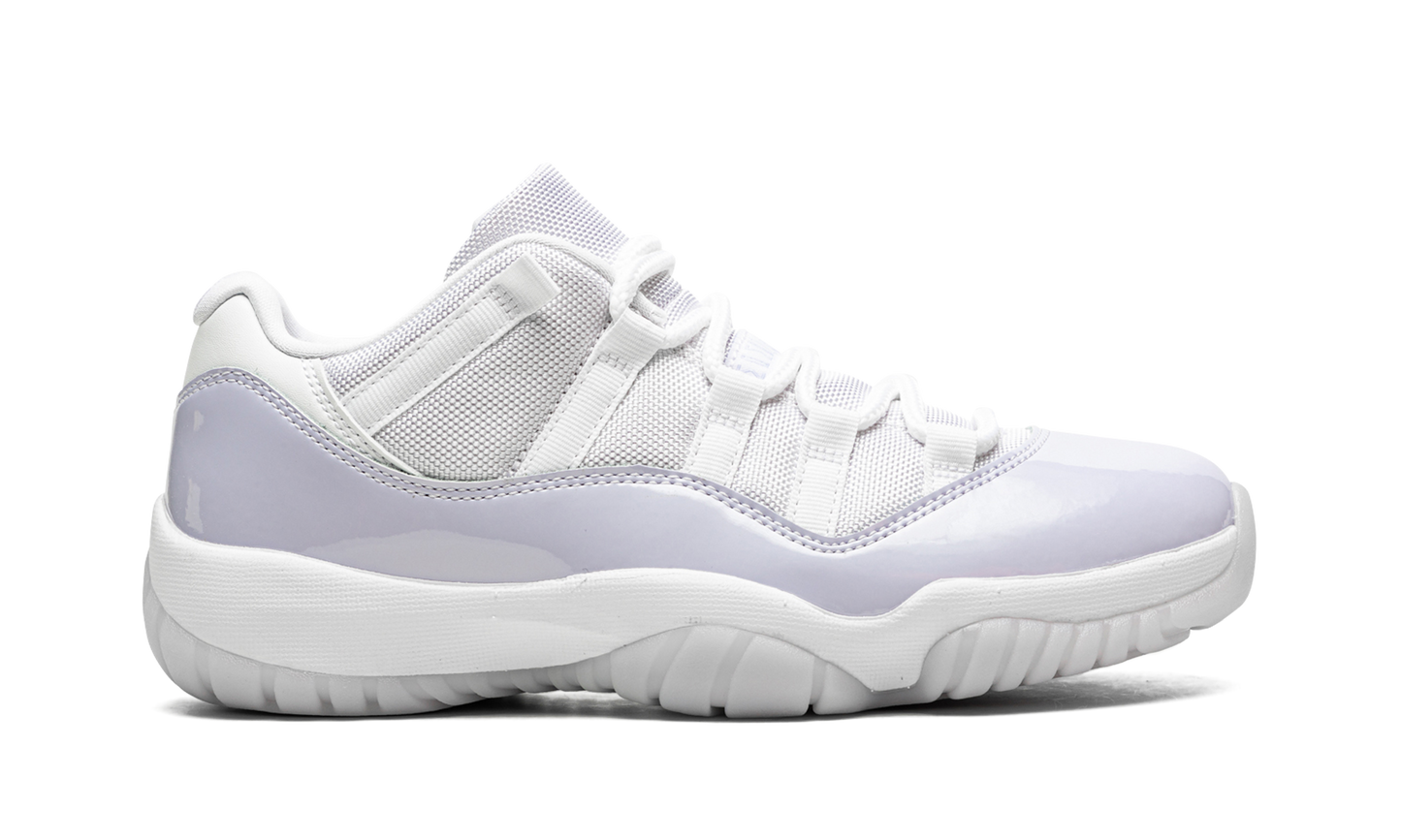 AIR JORDAN 11 LOW WMNS "Pure Violet"