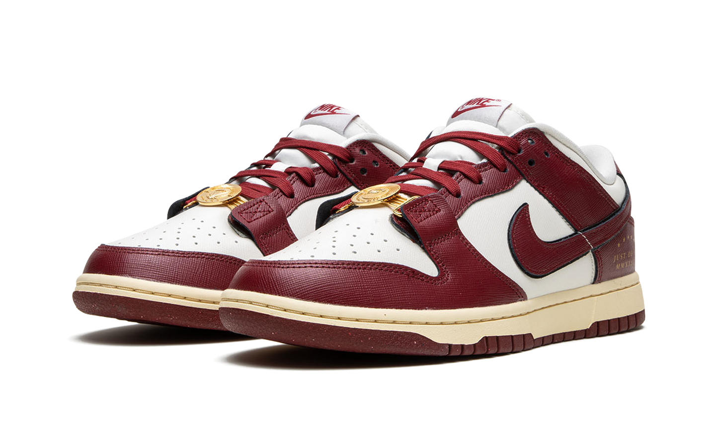 DUNK LOW WMNS "Just Do it - Team Red"