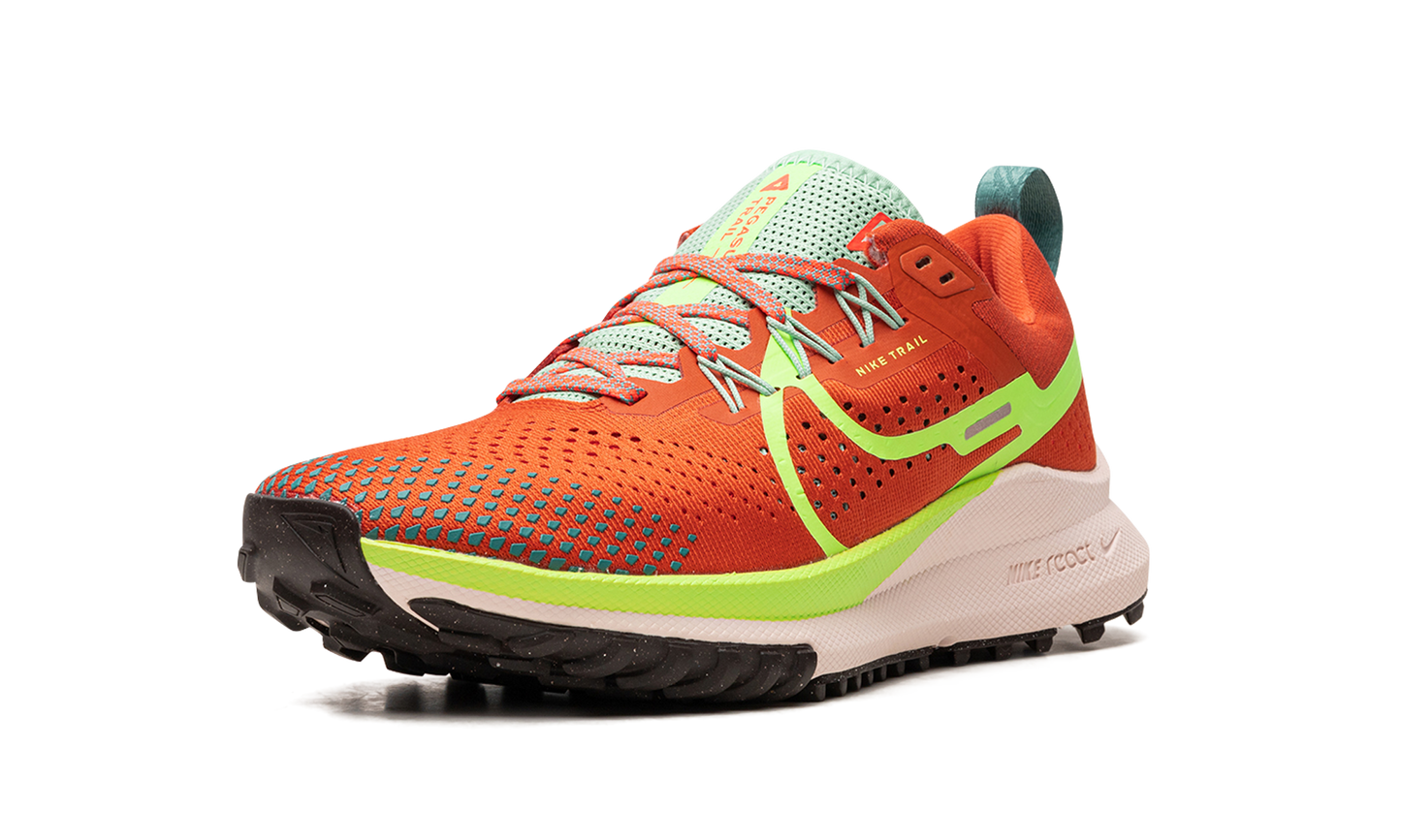 NIKE PEGASUS TRAIL 4 WMNS "Mantra Orange"