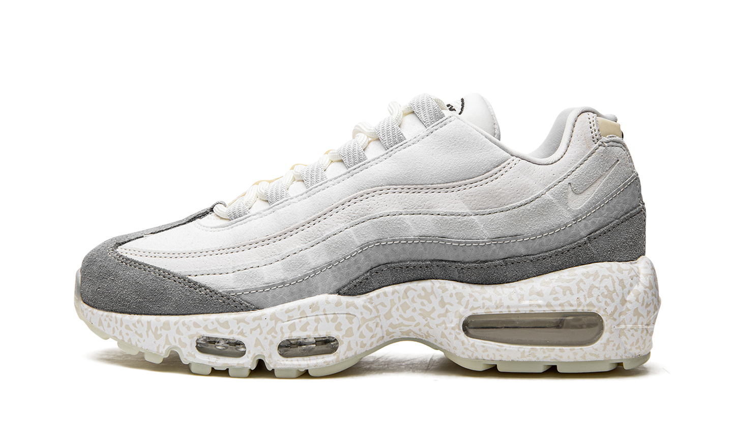 Air Max 95 QS "Light Bone-Glow in the Dark"