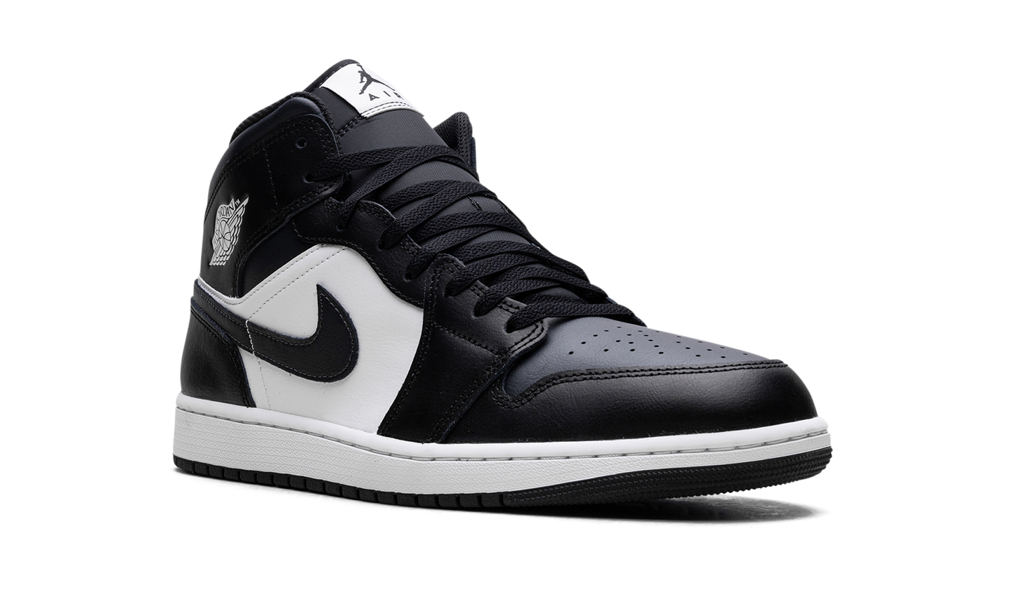 Jordan 1 Mid "Off Noir Toe"