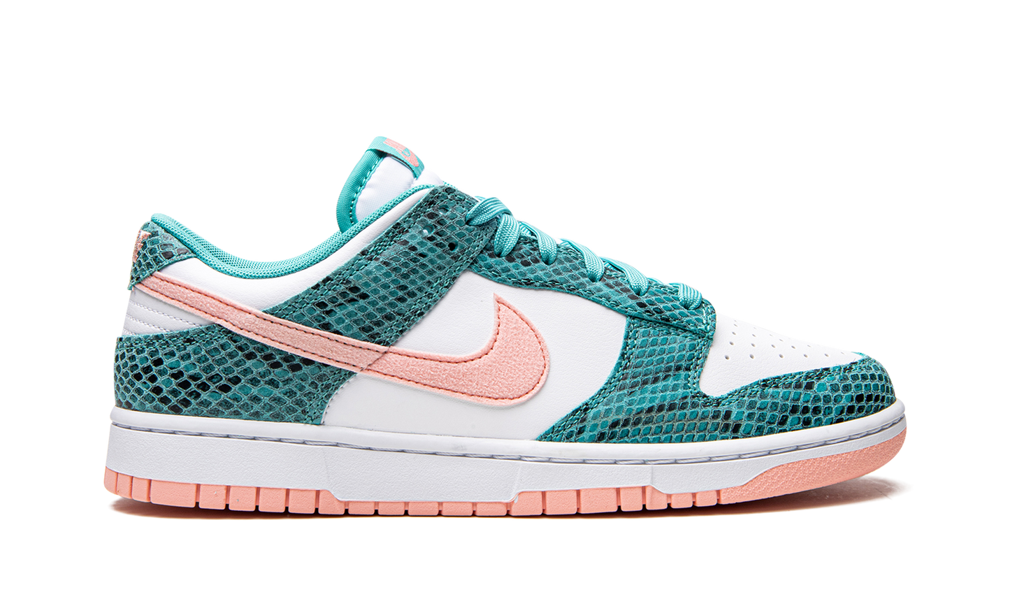 Dunk Low "Snakeskin Washed Teal Bleached Coral"