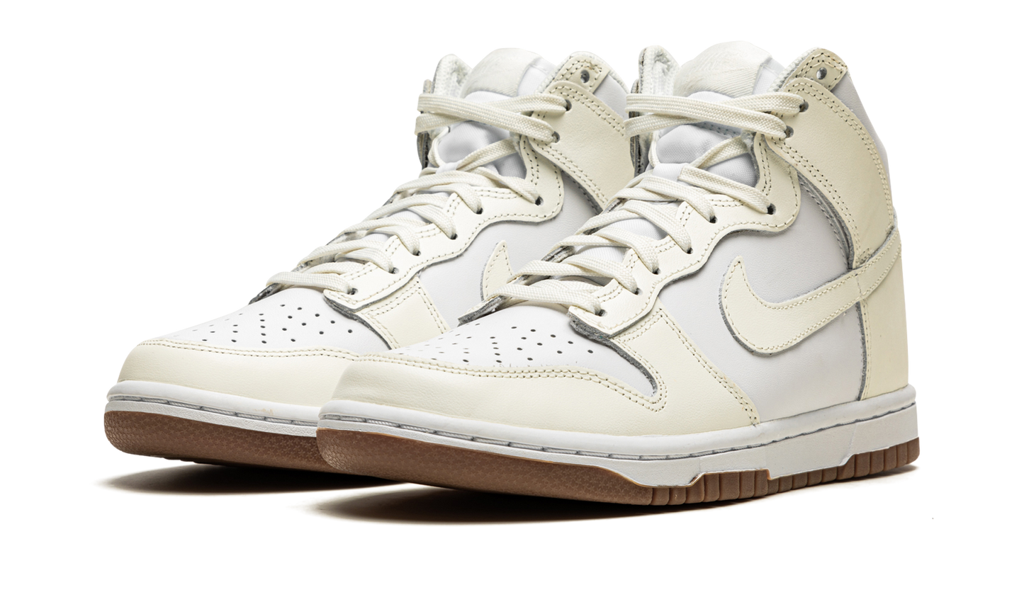 DUNK HIGH MNS WMNS "Sail / Gum"