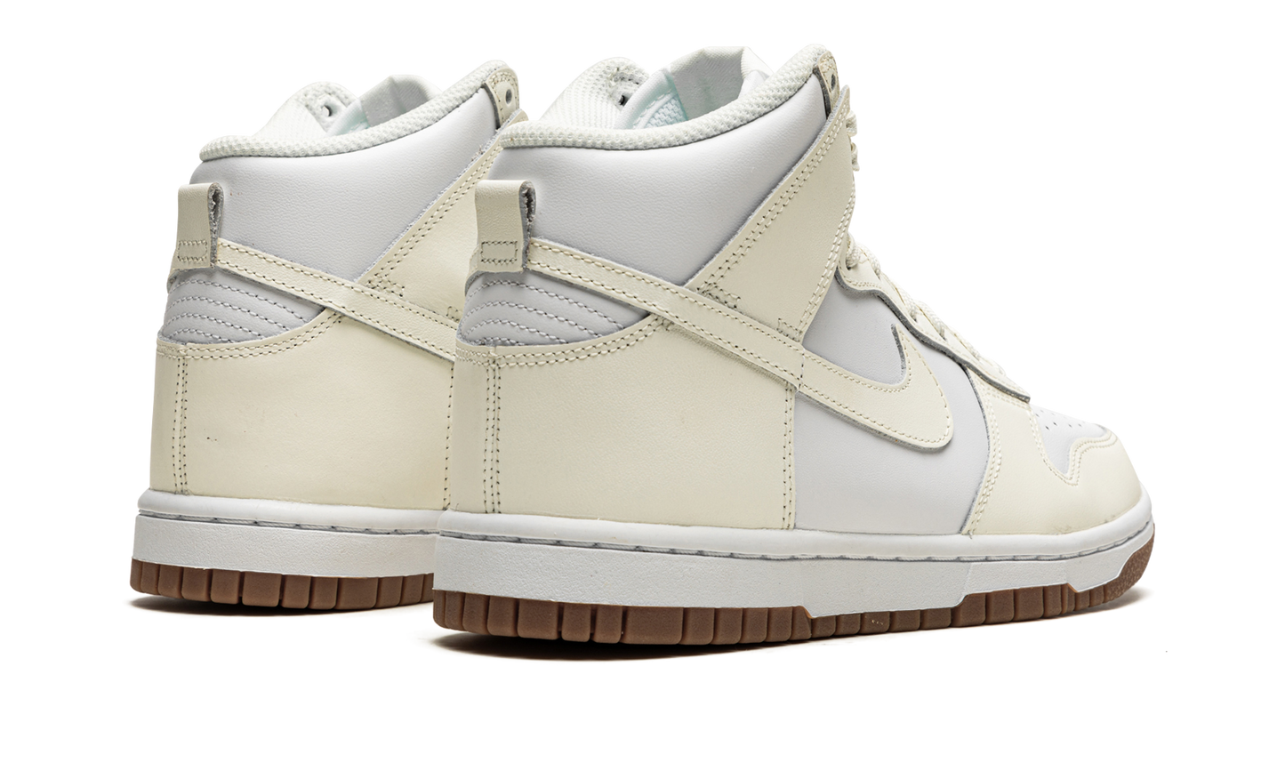 DUNK HIGH MNS WMNS "Sail / Gum"