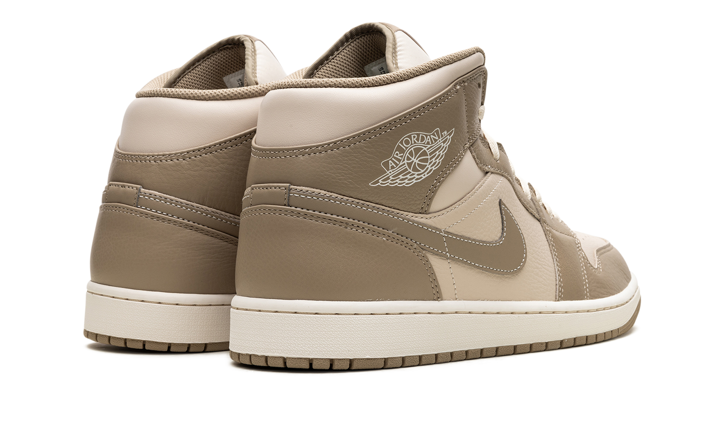 Air Jordan 1 Mid "LEGEND LIGHT BROWN"