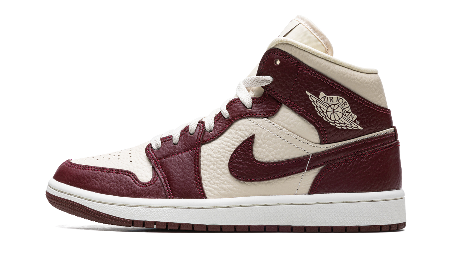 AIR JORDAN 1 WMNS "Split Cherrywood Red"