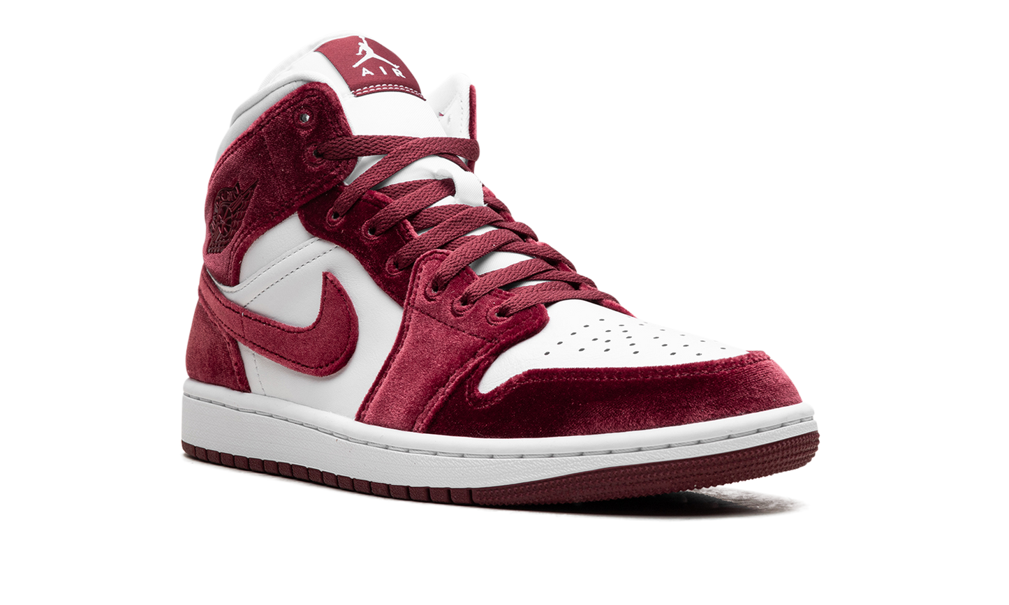 JORDAN 1 MID SE WMNS "Red Velvet"