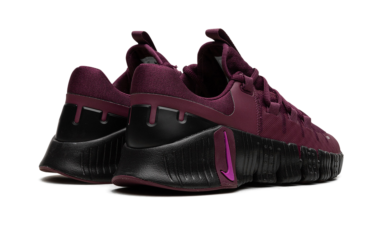 Free Metcon 5 Wmns "Vivid Purple"