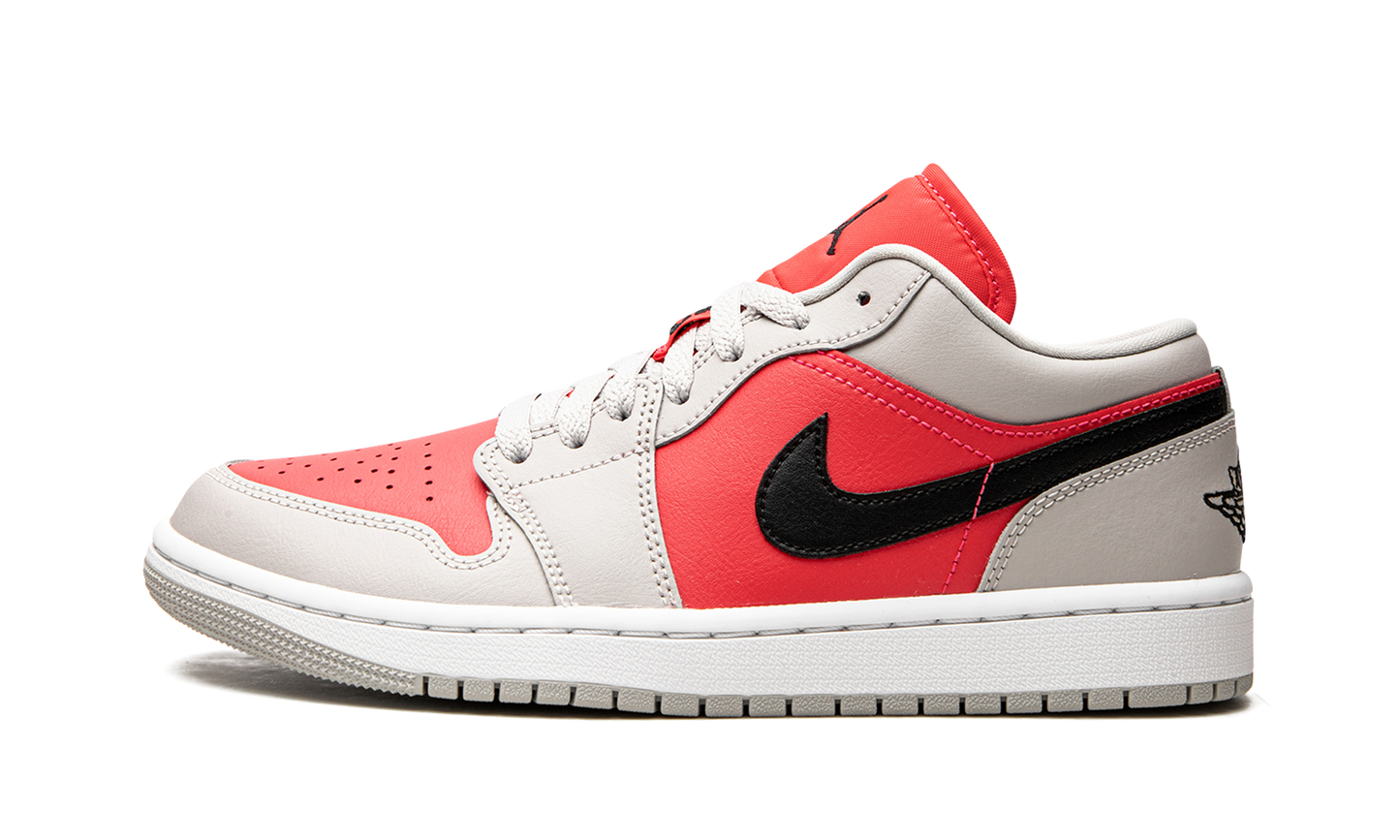 AIR JORDAN 1 LO WMNS "Light Iron Ore / Siren Red"