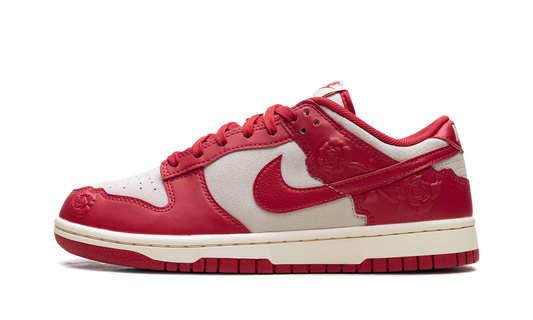 Dunk Low WMNS "Red Roses"