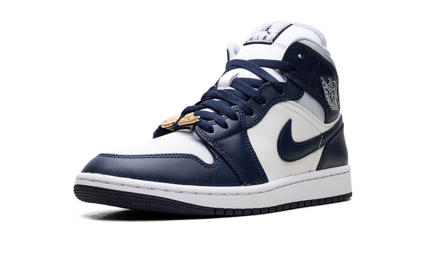 Jordan 1 Mid WMNS "Football Grey White Midnight Navy"