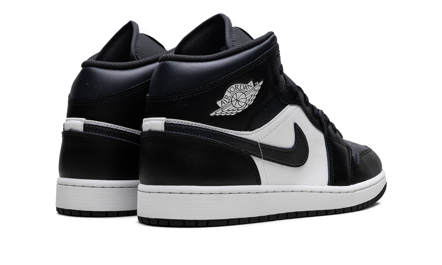 Jordan 1 Mid "Off Noir Toe"
