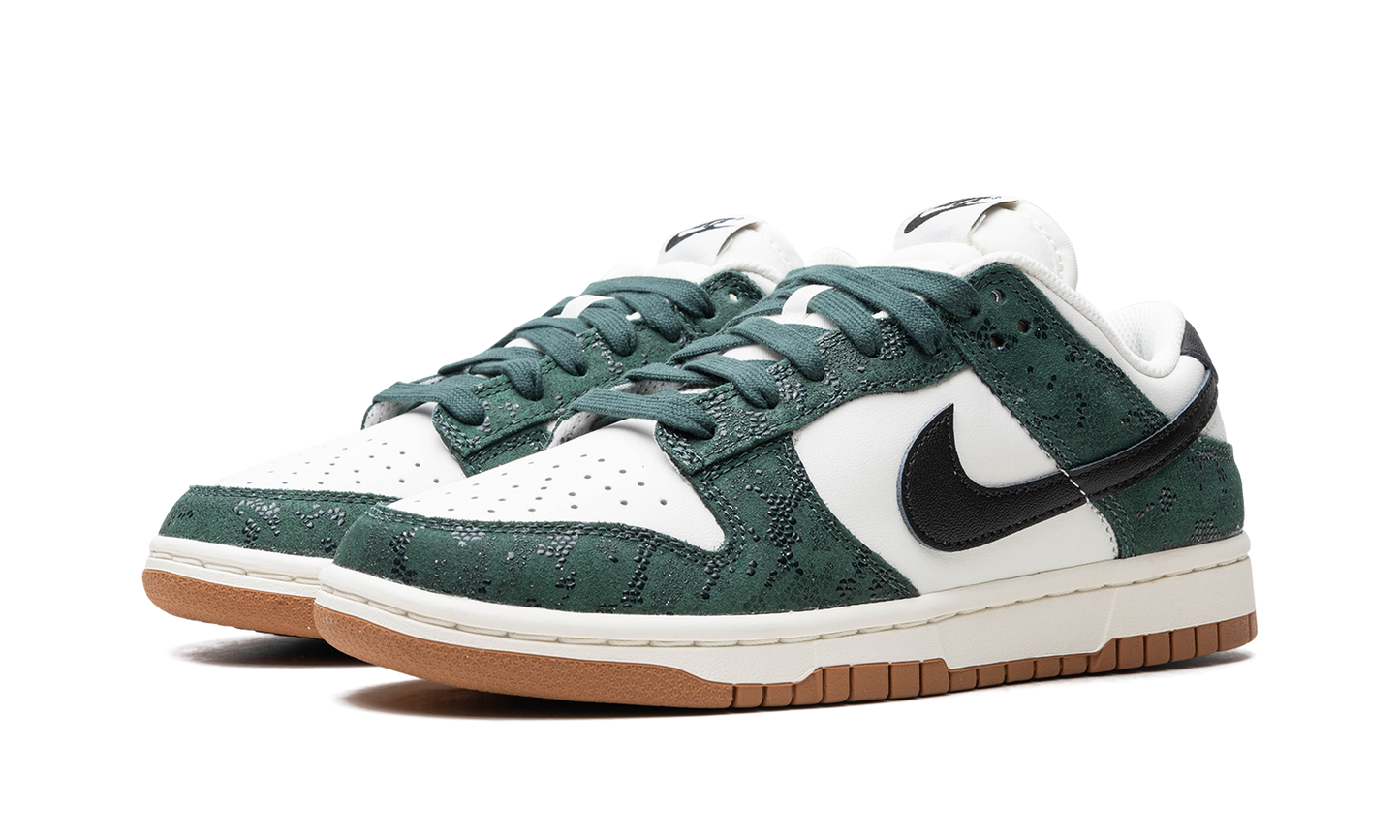 DUNK LOW WMNS "Green Snake"