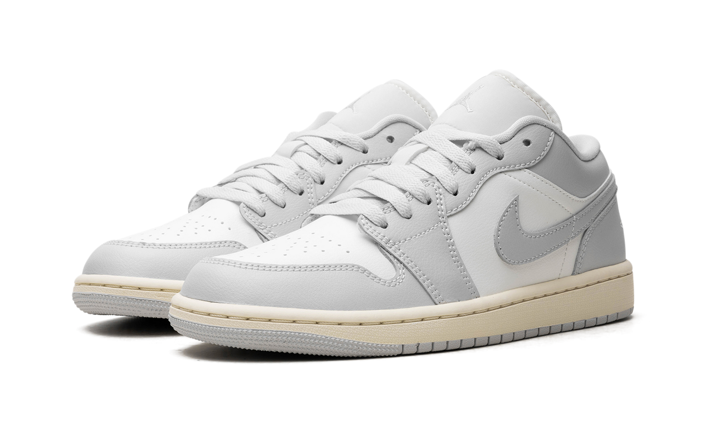 Air Jordan 1 WMNS "Light Grey"