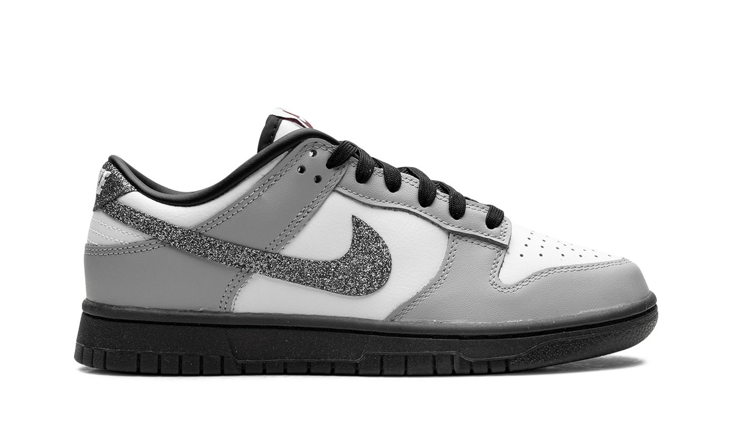 Dunk Low LX WMNS "Glitter Swoosh White Light Smoke Grey"