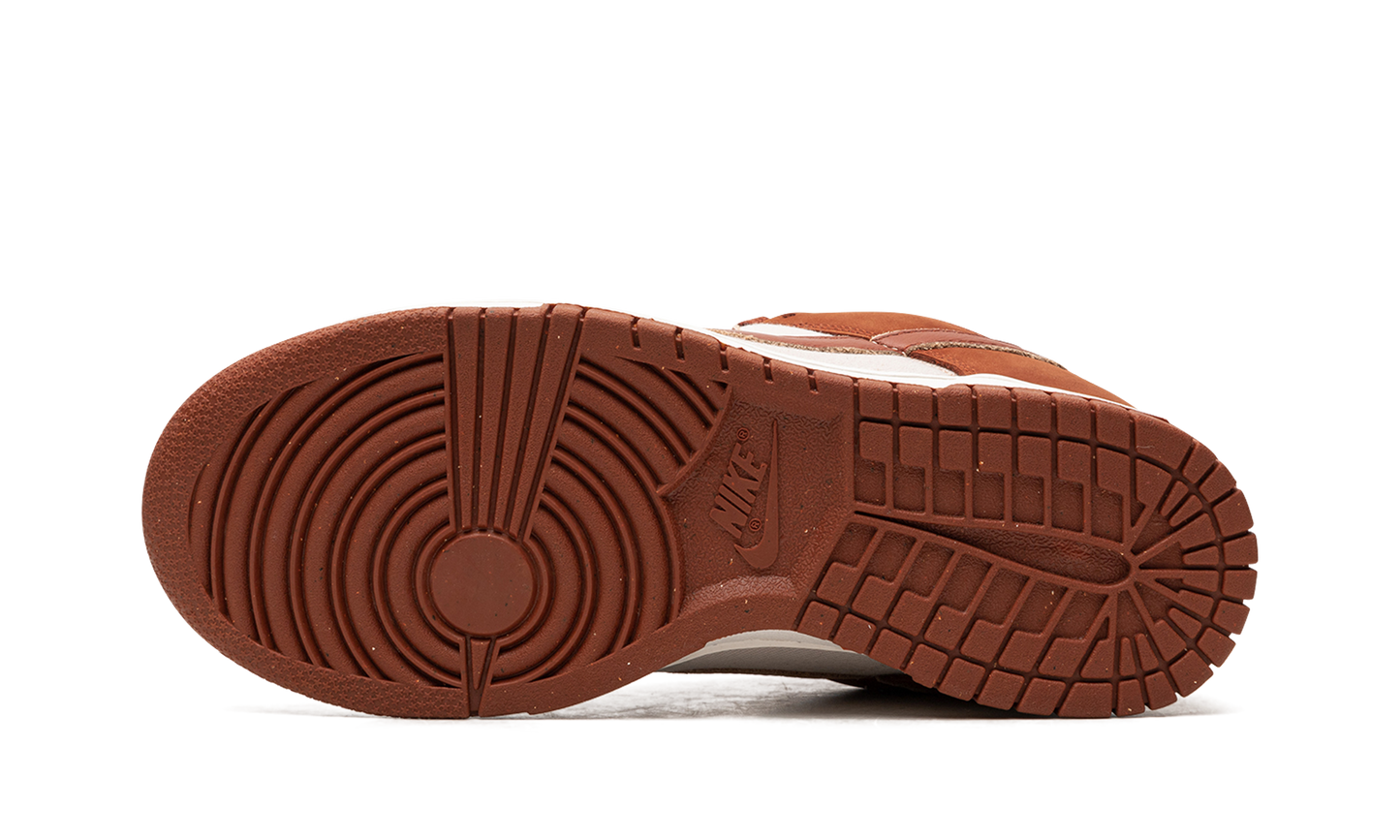 NIKE DUNK LO LX WMNS "Rugged Orange"