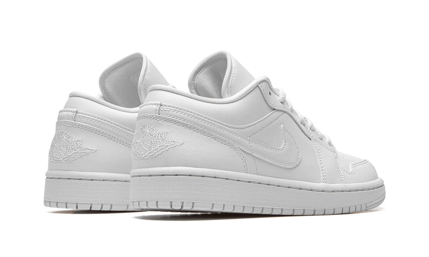 AIR JORDAN 1 LO WMNS "Triple White"