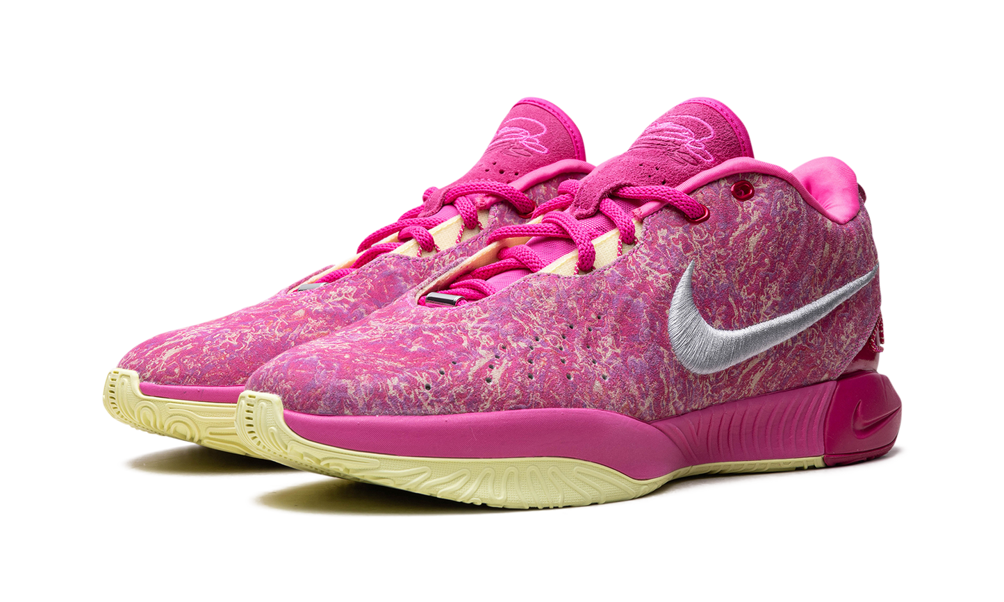 LeBron 21 "The World Is Your Oyster"