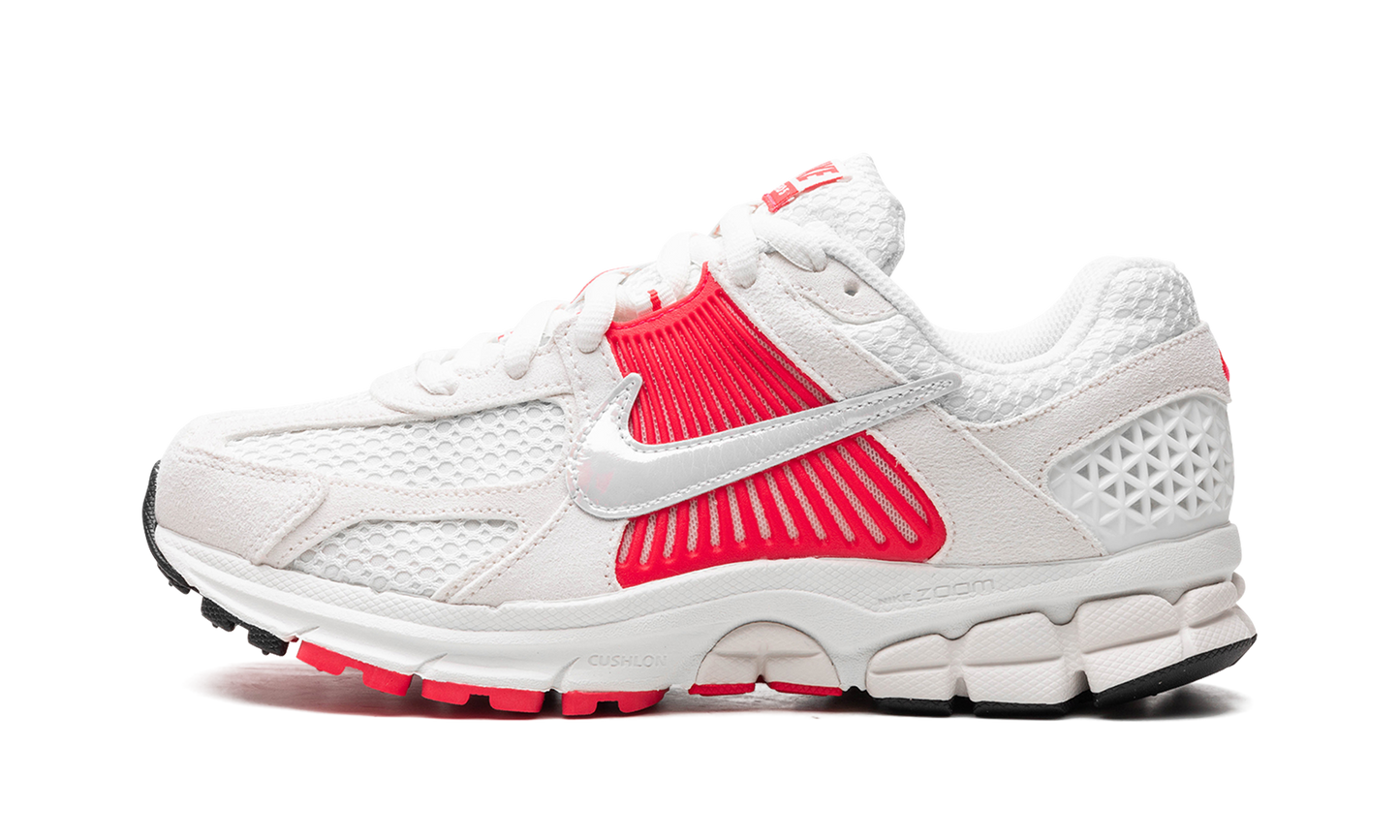 Air Zoom Vomero 5 WMNS "Siren Red"