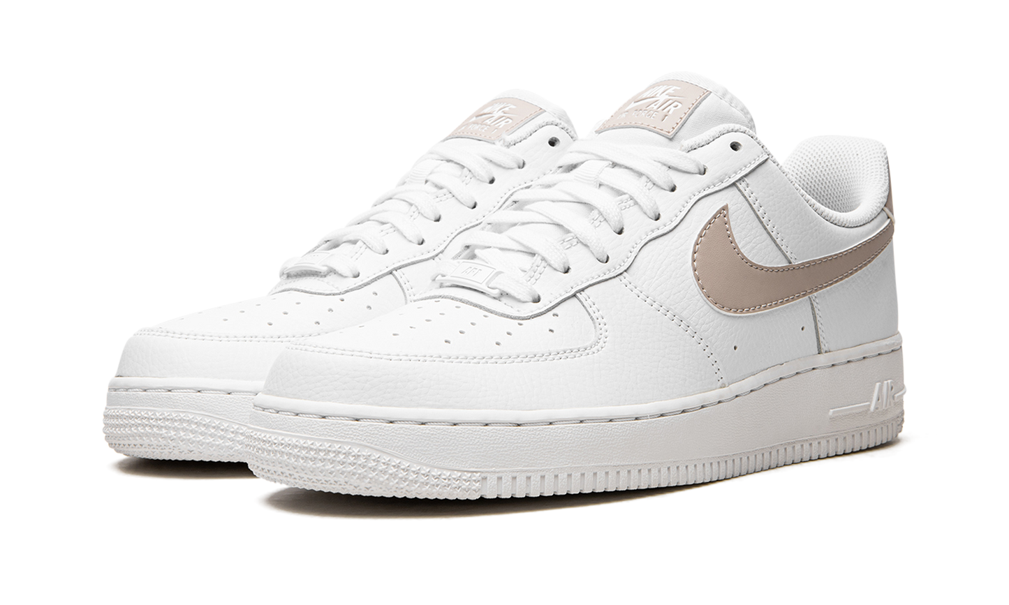 AIR FORCE 1 '07 LO WMNS "White Fossil Stone (W)"