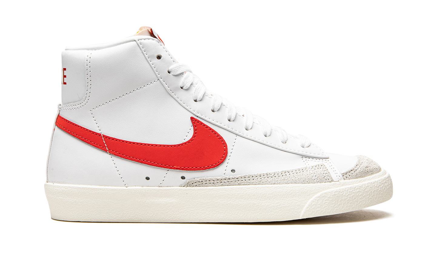 BLAZER MID '77 VNTG WMNS "Habanero Red"