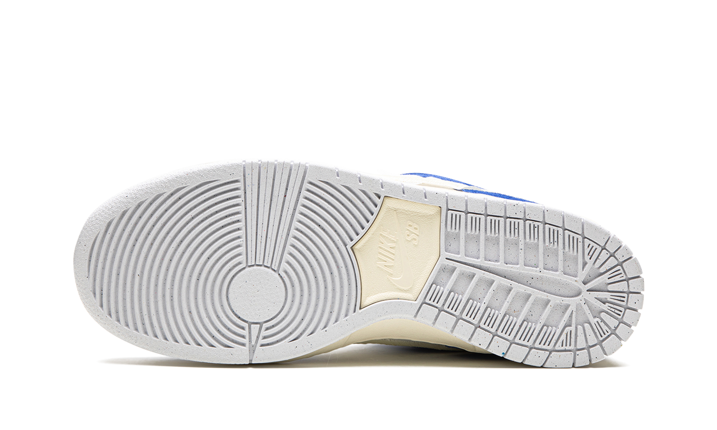 SB Dunk Low "Fly Streetwear - Gardenia"