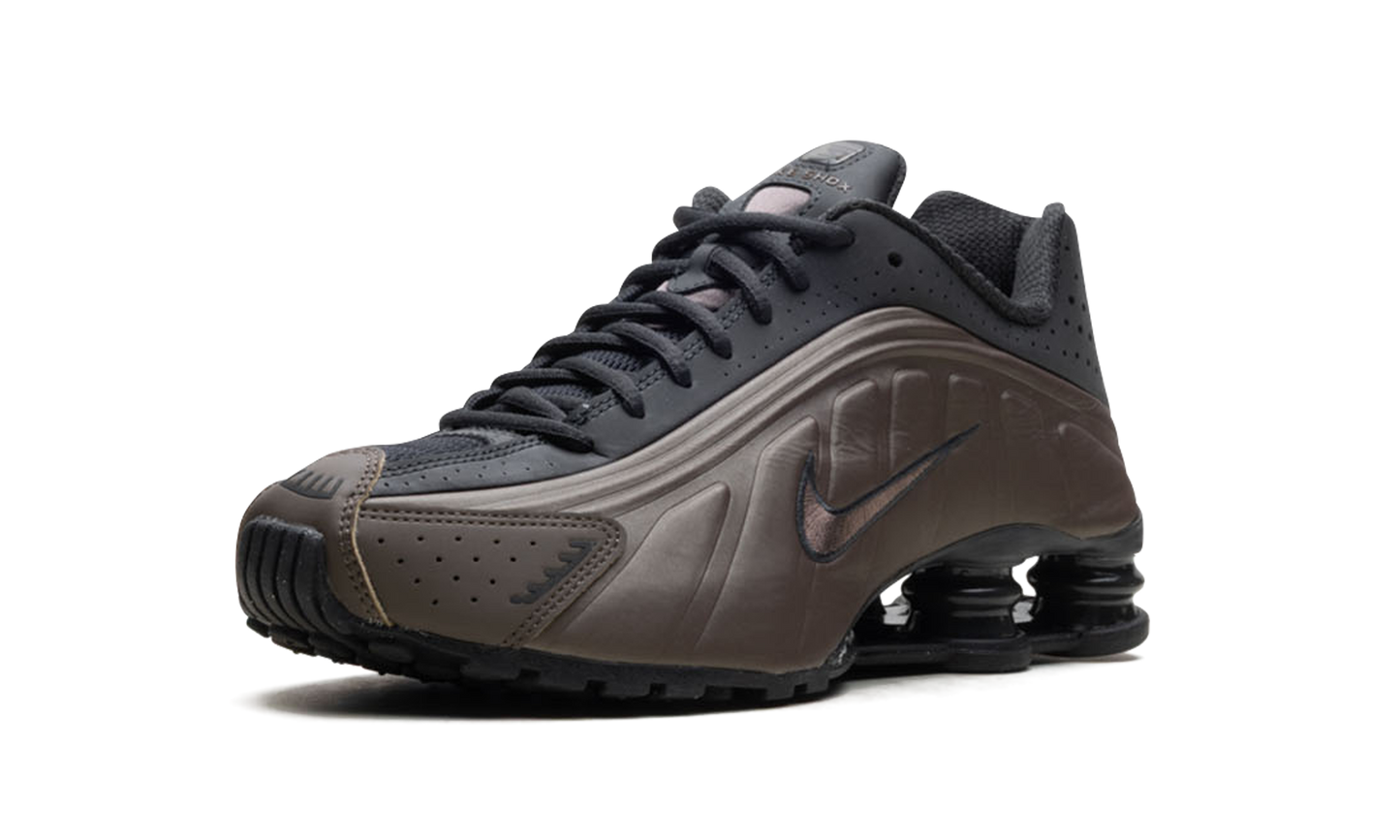 Shox R4 WMNS "Ironstone Off Noir"